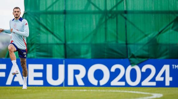 Joselu, durante el entrenamiento de este domingo de la Selección.