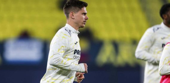 Juan Foyth en un partido.