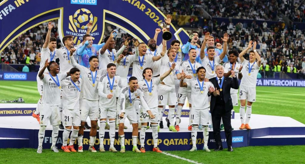 Modric levanta en Doha la Intercontinental, el último título ganado por el Real Madrid.