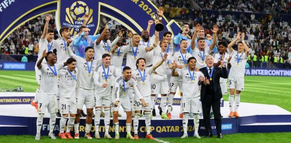 Modric levanta en Doha la Intercontinental, el último título ganado por el Real Madrid.