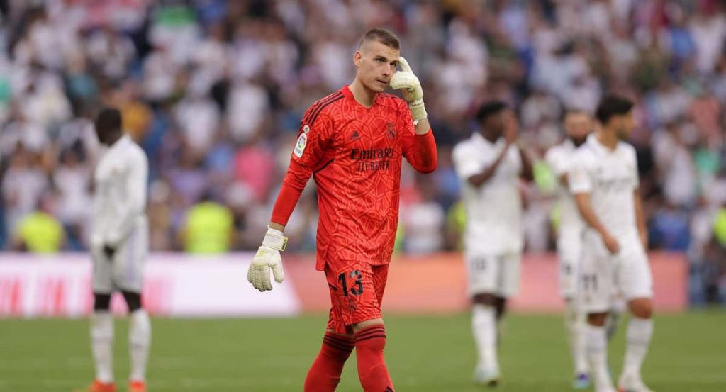 Lunin, en un partido del Madrid de esta temporada.
