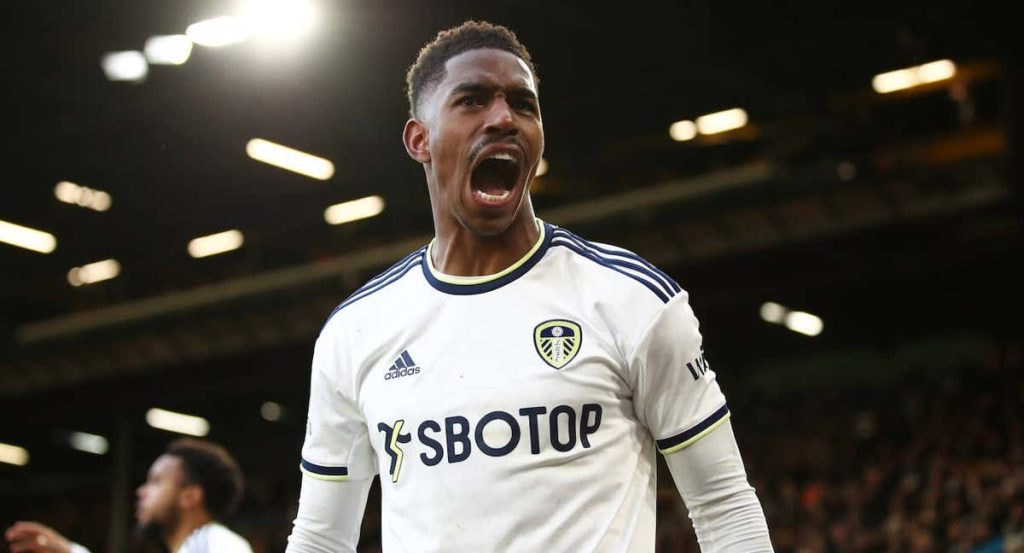 Junior Firpo, futbolista del Leeds United.