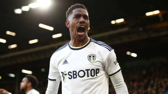 Junior Firpo, futbolista del Leeds United.