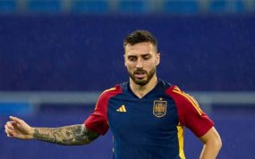 Mario Gila, con España.