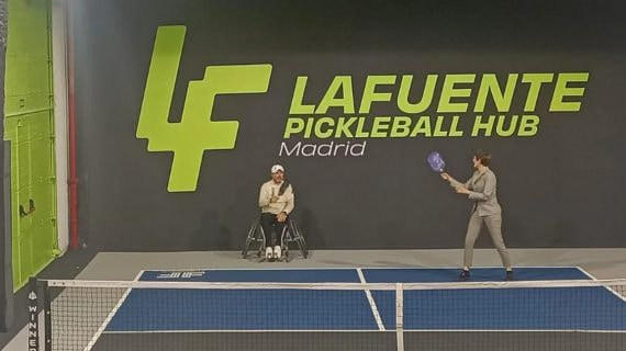 Jugadores durante un encuentro de exhibición.