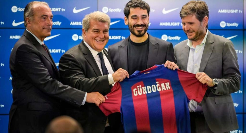 Mateu Alemany en la presentación de Gündogan.
