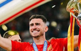 Laporte, celebrando la Eurocopa con España.