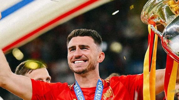 Laporte, celebrando la Eurocopa con España.