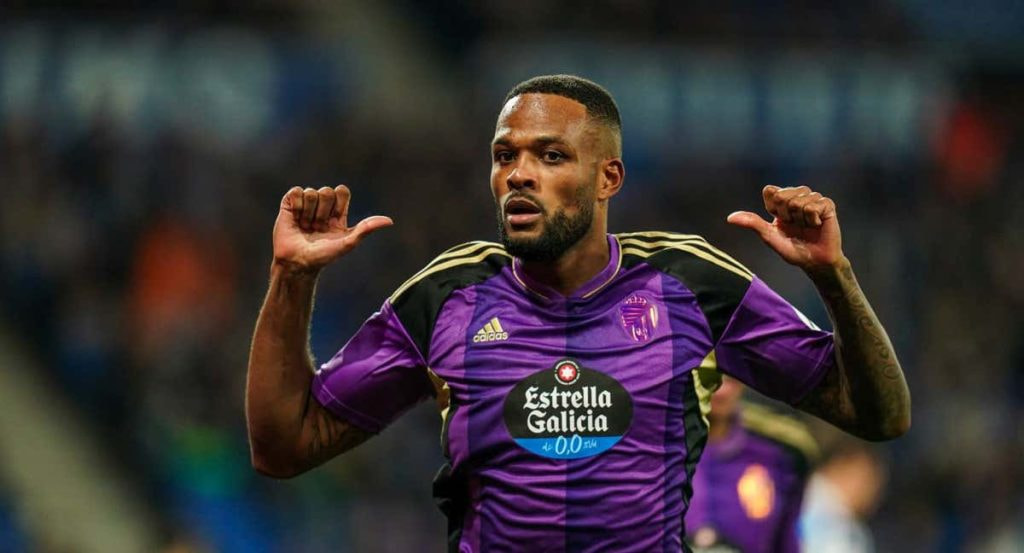 Larin, en un partido con el Valladolid.