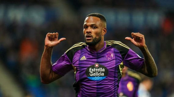 Larin, en un partido con el Valladolid.