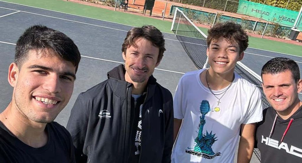 Carlos Alcaraz se lesionó en la última prueba de exigencia antes de viajar a Australia.