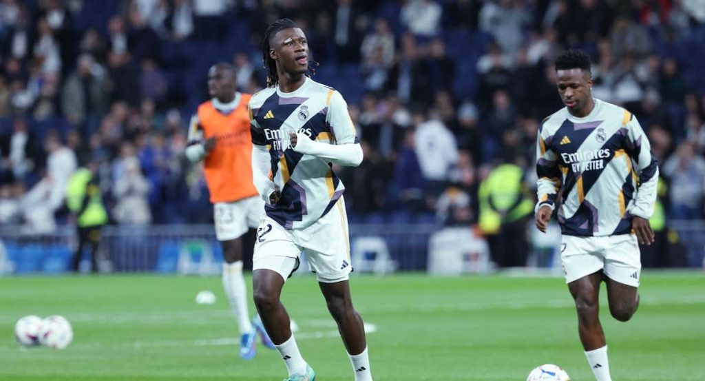 Eduardo Camavinga durante un calentamiento con el Real Madrid.