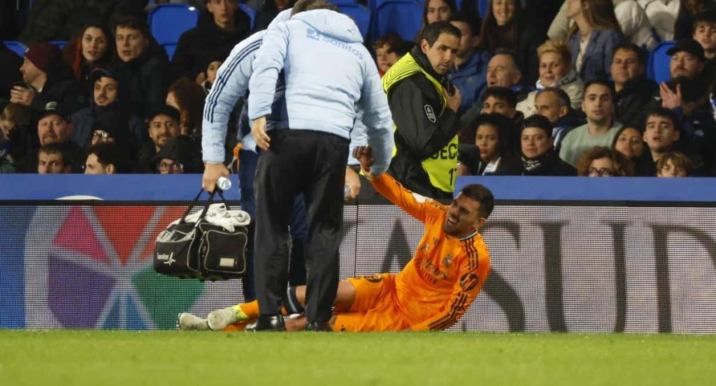 Ceballos se marcha lesionado del partido.