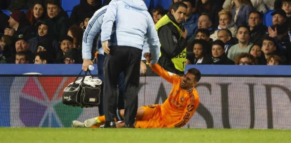 Ceballos se marcha lesionado del partido.