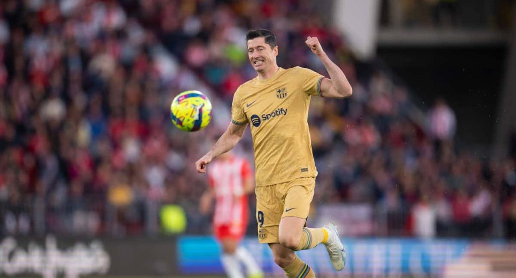 Lewandowski, ante el Almería.