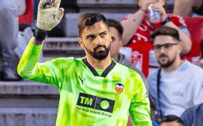 Mamardashvili con el Valencia CF.