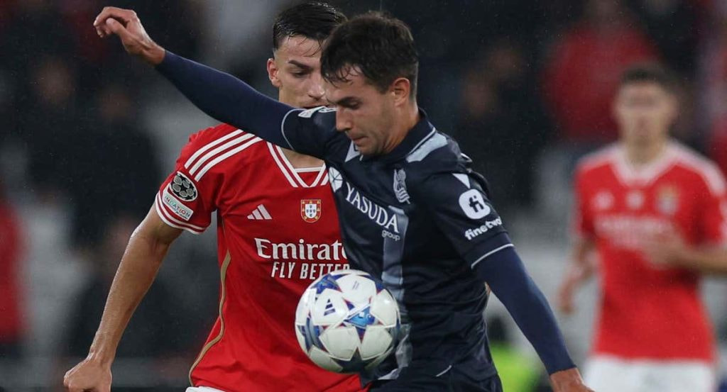 Zubimendi, en un partido de Champions de la Real Sociedad.
