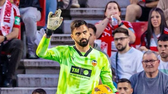 Mamardashvili con el Valencia.