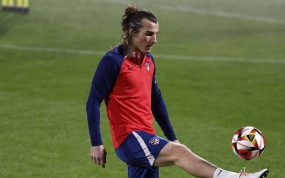 Söyüncü, entrenando en Arabia.