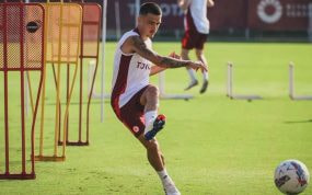 Le Fée en un entrenamiento con la Roma.