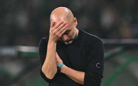 Pep Guardiola, con gesto contrariado, en el último partido del City.
