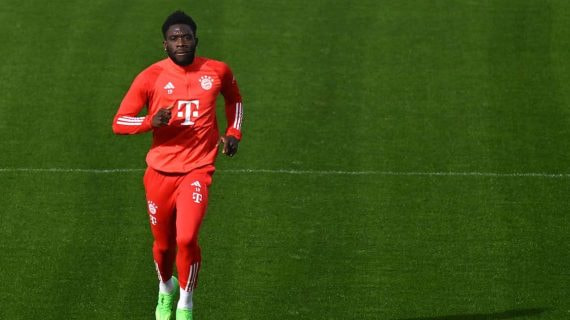 Alphonso Davies, en un entrenamiento reciente con el Bayern.