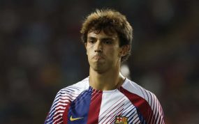 Joao Félix, en un partido con el Barcelona.