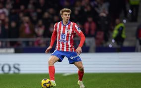 Pablo Barrios durante un partido esta temporada.