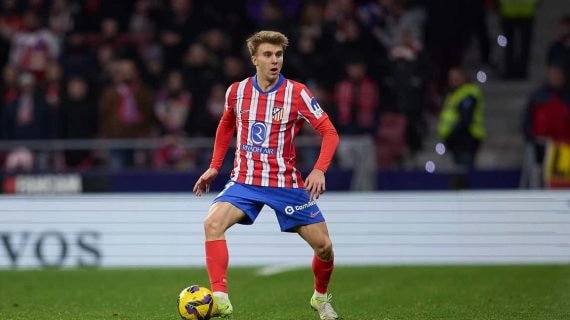 Pablo Barrios durante un partido esta temporada.