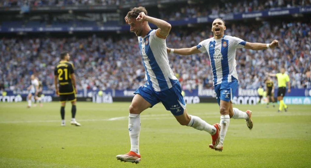 Javi Puado gusta al Sevilla para la próxima temporada.