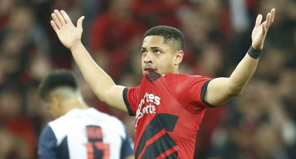Vitor Roque jugará en el Barcelona.