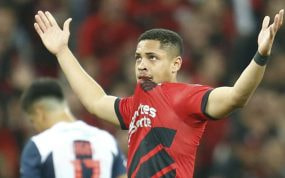 Vitor Roque jugará en el Barcelona.