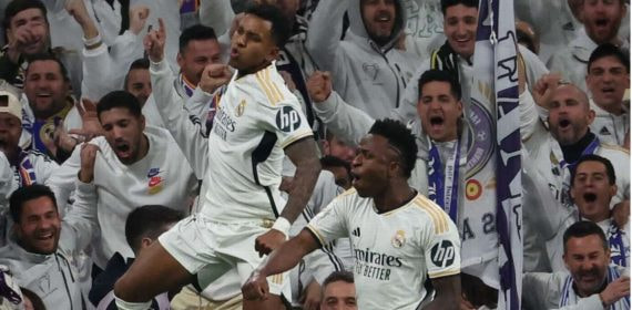 Rodrygo y Vinicius celebran un gol del Real Madrid esta temporada.