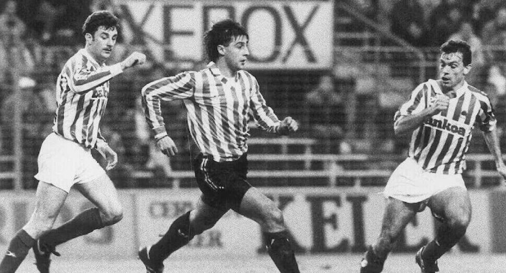 Loren, ya con la camiseta del Athletic, en un derbi junto a Aldridge y Txema Lumbreras.