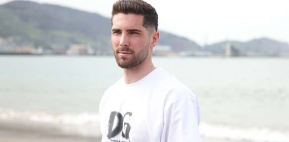 Luca Zidane, en la playa de Getxo.