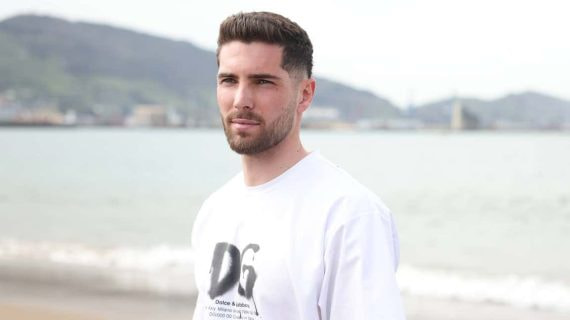 Luca Zidane, en la playa de Getxo.
