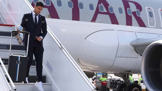 Luis Suárez, a su llegada a Catar con la selección uruguaya.