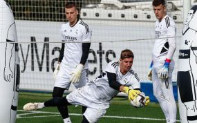 Lunin y Courtois, durante un entrenamiento en Valdebebas, esta temporada.