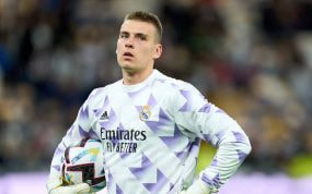 Lunin, antes del partido contra el Sevilla de esta temporada.