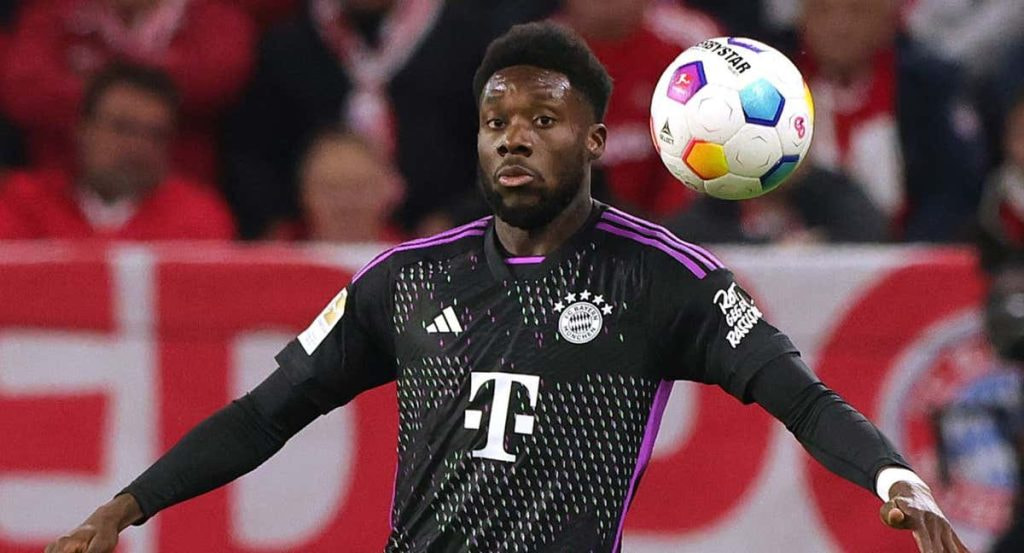 Alphonso Davies, lateral izquierdo canadiense del Bayern que pretende el Real Madrid.