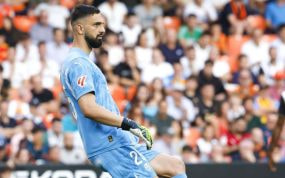 Mamardashvili en Mestalla.