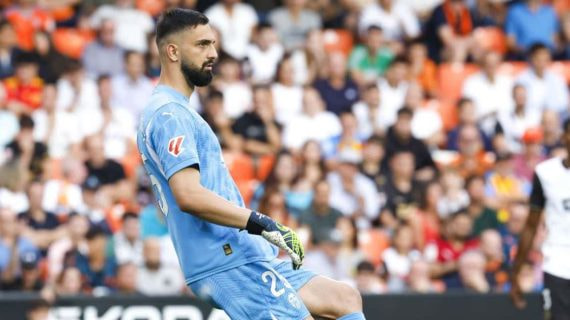 Mamardashvili en Mestalla.