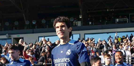 Vallejo, en un entrenamiento con el Real Madrid.