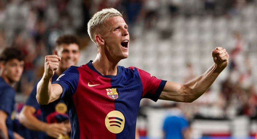 Olmo celebra un gol con el Barça esta temporada.