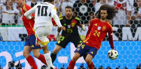 La mano de Cucurella.