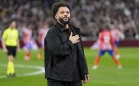 Marcelo, durante su homenaje en el derbi.
