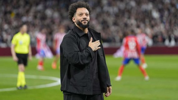 Marcelo, durante su homenaje en el derbi.