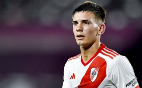 Franco Mastantuono, en un partido con River Plate.