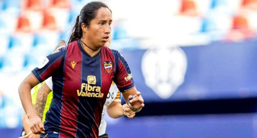 Mayra Ramírez, durante el derbi valenciano.