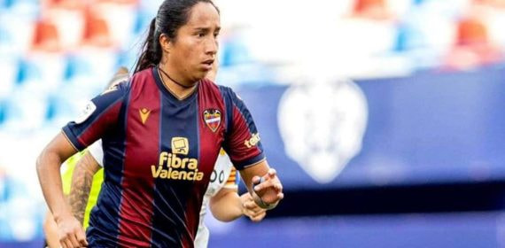 Mayra Ramírez, durante el derbi valenciano.